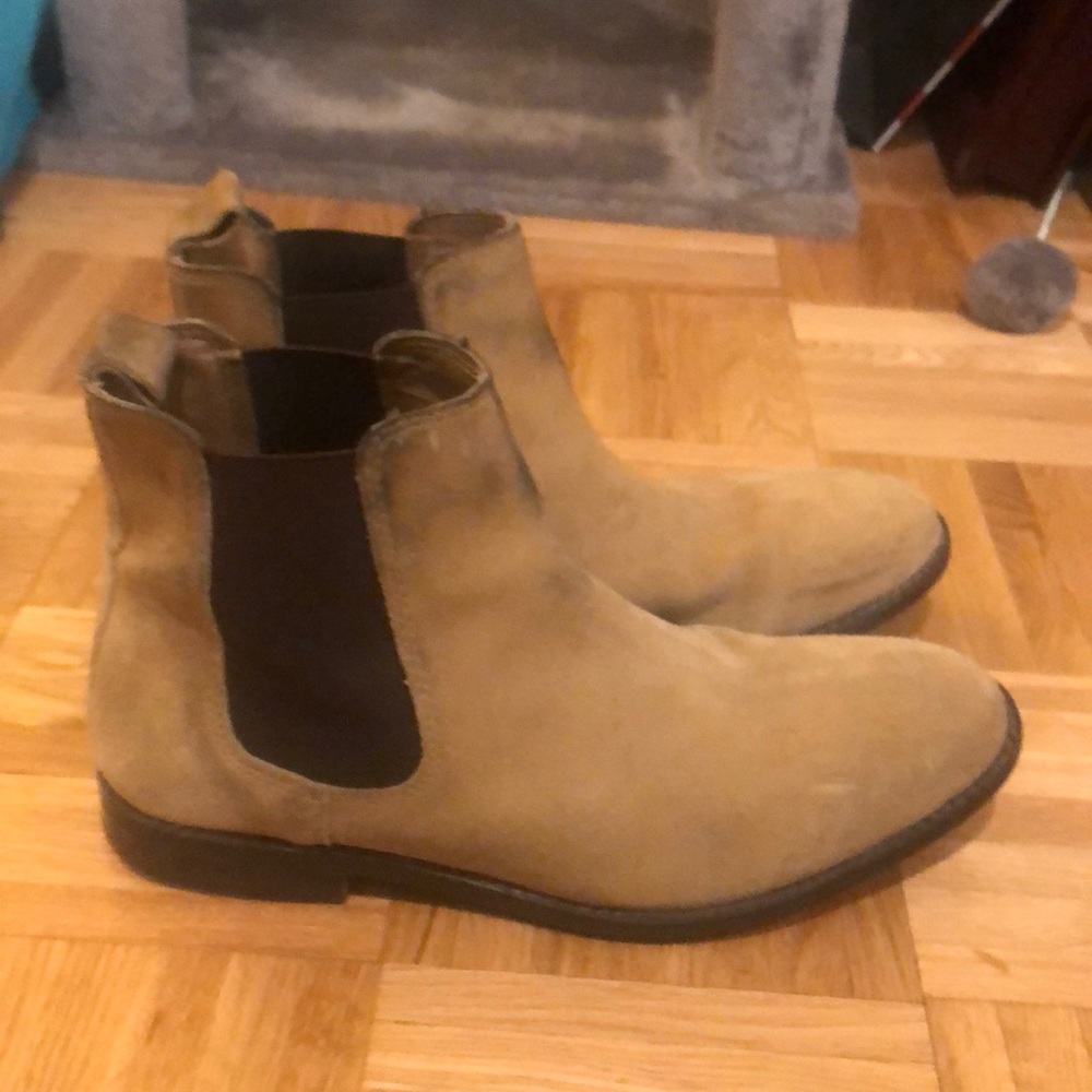 Chelsea boots